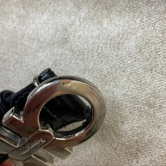 Salvatore Ferragamo Gancini Buckle Black Leather Unisex Belt 34'' waist - Picture 8 of 14